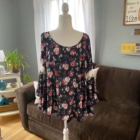 Bundle(2)Blouses - Picture 2 of 12